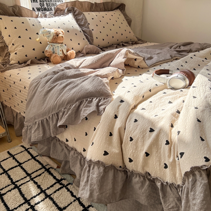 91家纺网 家纺一手货源 找家纺 禾沐 2026新款床盖款花边夏被四件套 咖爱心