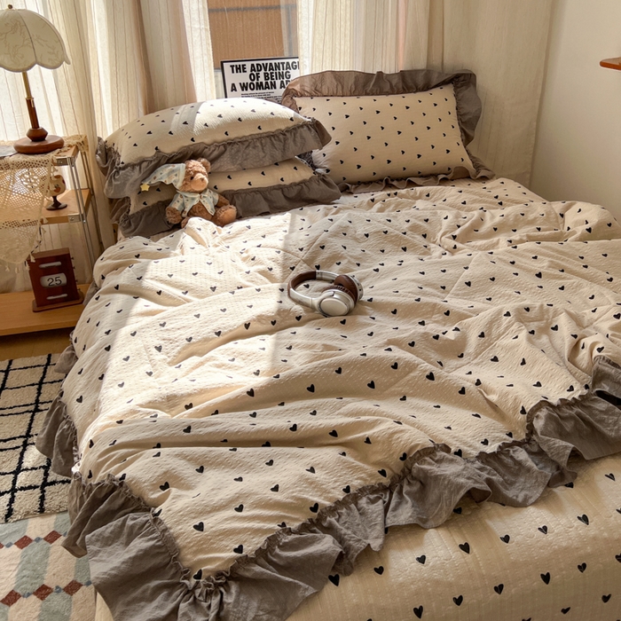 91家纺网 家纺一手货源 找家纺 禾沐 2026新款床盖款花边夏被四件套 咖爱心