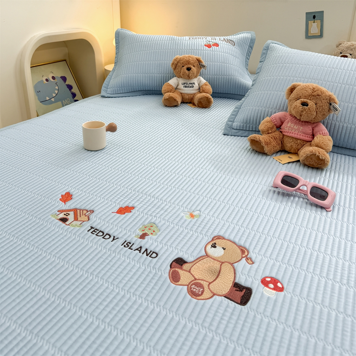 91家纺网 家纺一手货源 找家纺 慕木家纺 2026新款A类高端刺绣pe乙纶冰豆豆席爱兰系列正版授权（提供买家秀） 蓝屿泰迪-蓝床席款