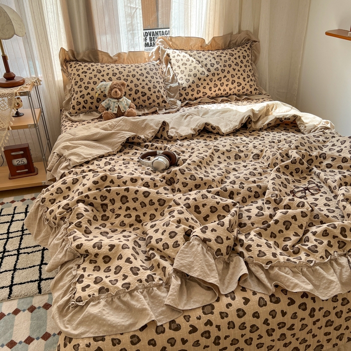 91家纺网 家纺一手货源 找家纺 禾沐 2026新款床盖款花边夏被四件套 咖豹纹