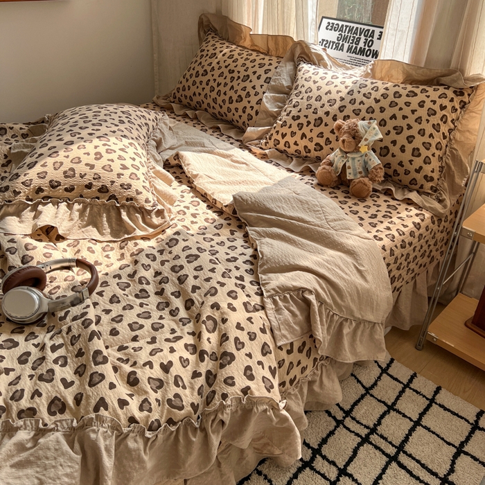 91家纺网 家纺一手货源 找家纺 禾沐 2026新款床盖款花边夏被四件套 咖豹纹