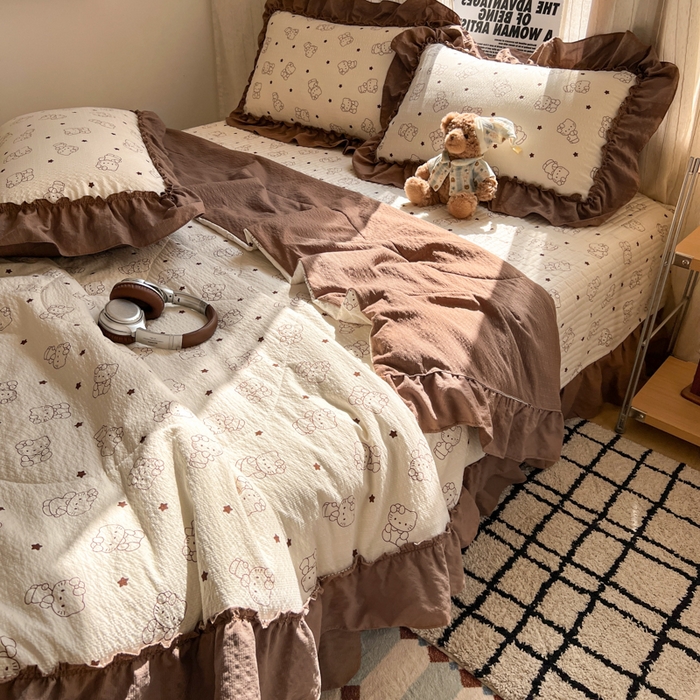 91家纺网 家纺一手货源 找家纺 禾沐 2026新款床盖款花边夏被四件套 描线小猫