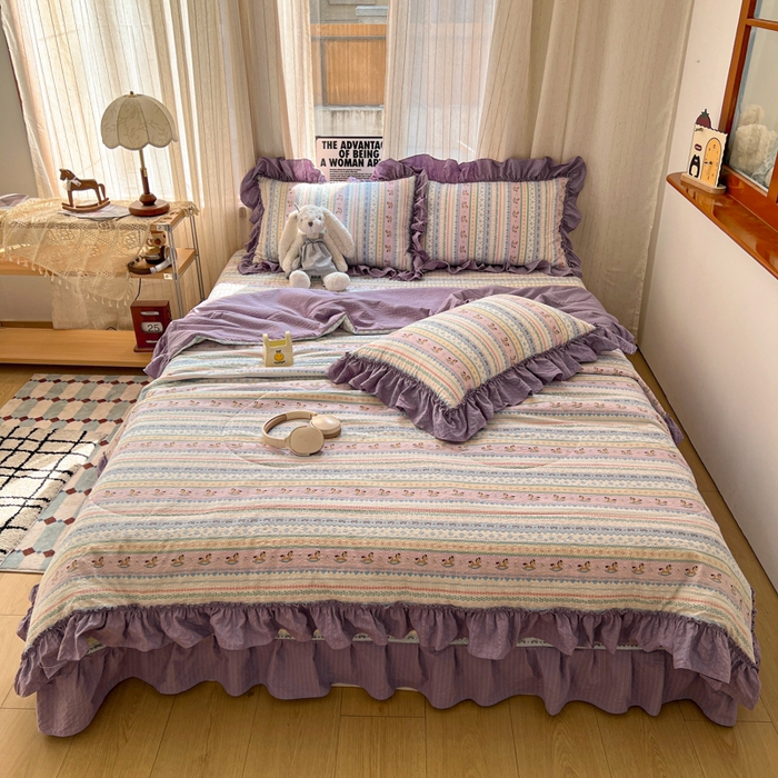 91家纺网 家纺一手货源 找家纺 禾沐 2026新款床盖款花边夏被四件套 甜心木马卷