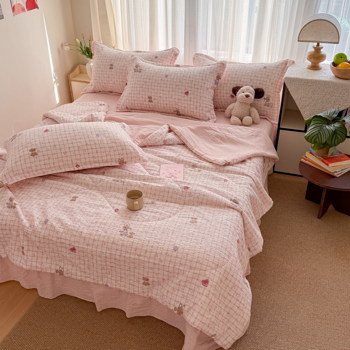 91家纺网 家纺一手货源 找家纺 禾沐 2026新款云感泡芙棉泡芙纱床盖夏被四件套 蜜桃小兔