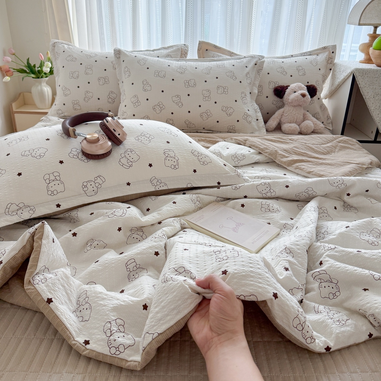 91家纺网 家纺一手货源 找家纺 禾沐 2026新款云感泡芙棉泡芙纱床盖夏被四件套 描线猫