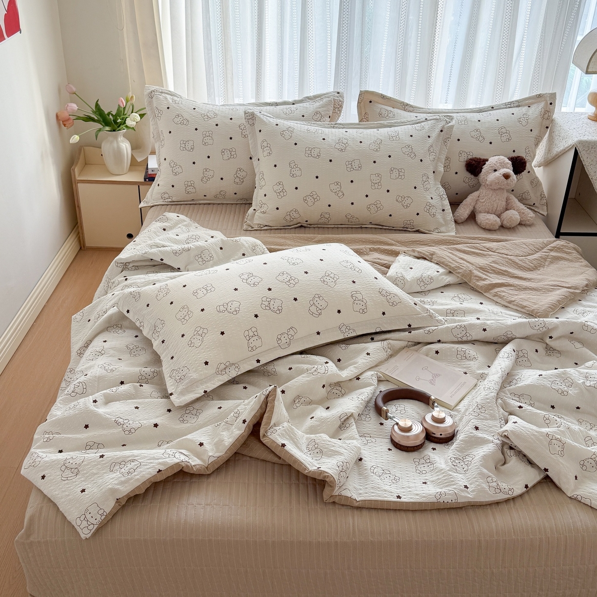 91家纺网 家纺一手货源 找家纺 禾沐 2026新款云感泡芙棉泡芙纱床盖夏被四件套 描线猫