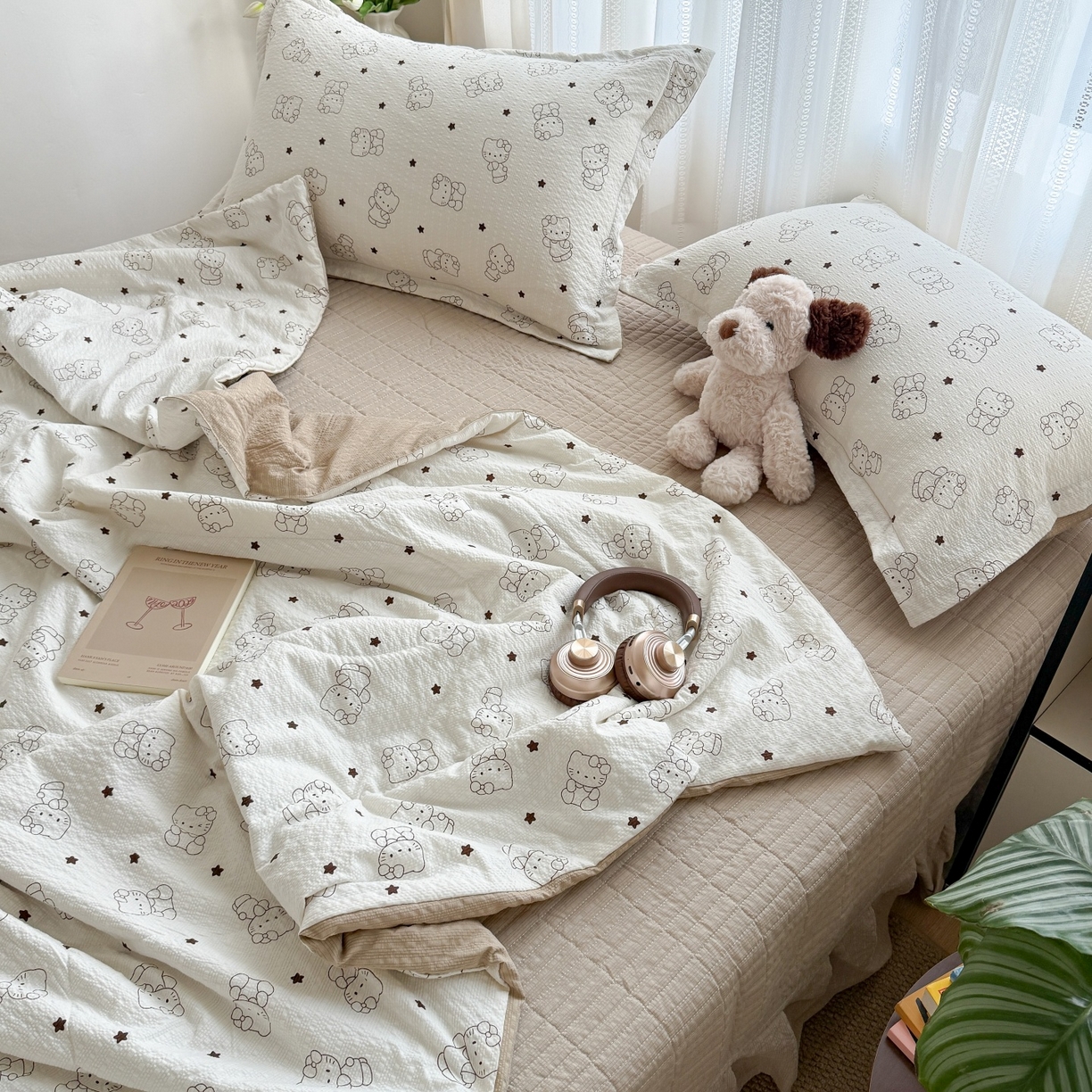 91家纺网 家纺一手货源 找家纺 禾沐 2026新款云感泡芙棉泡芙纱床盖夏被四件套 描线猫