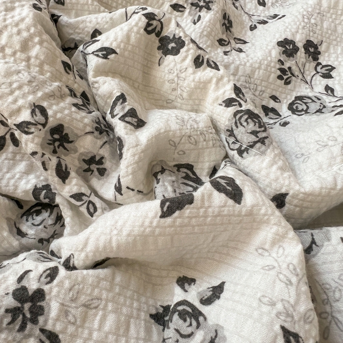 91家纺网 家纺一手货源 找家纺 禾沐 2026新款床盖款花边夏被四件套 只闻花香