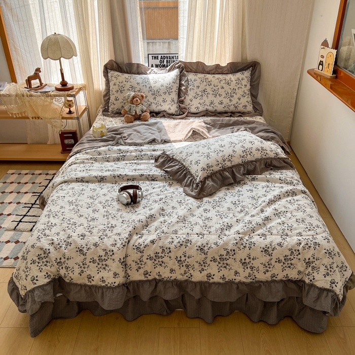 91家纺网 家纺一手货源 找家纺 禾沐 2026新款床盖款花边夏被四件套 只闻花香