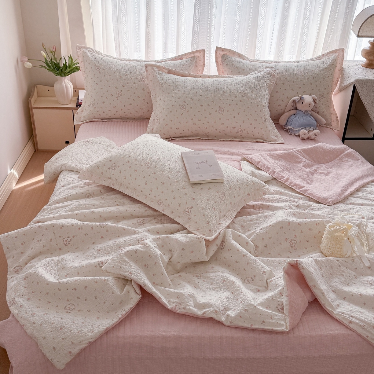 91家纺网 家纺一手货源 找家纺 禾沐 2026新款云感泡芙棉泡芙纱床盖夏被四件套 甜桃心