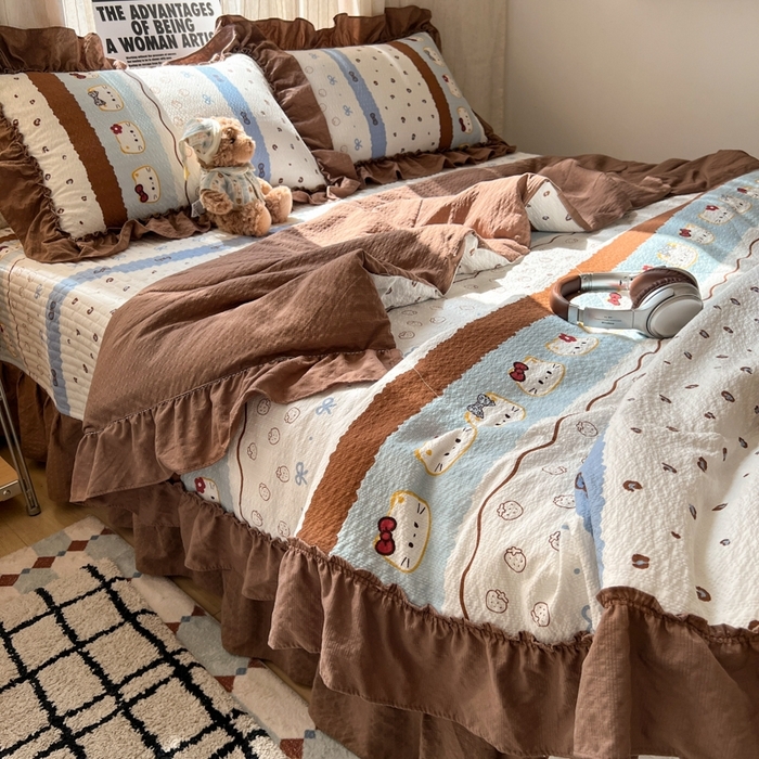 91家纺网 家纺一手货源 找家纺 禾沐 2026新款床盖款花边夏被四件套 KT猫