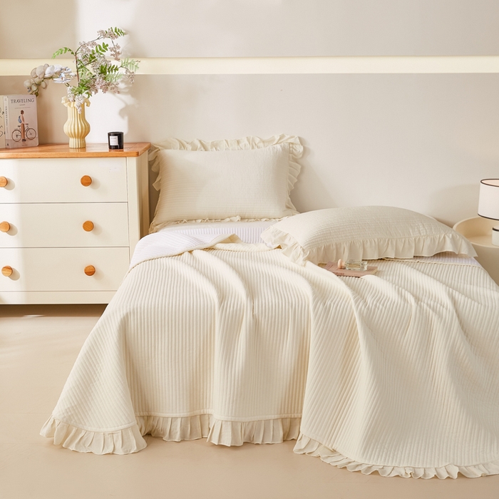 91家纺网 家纺一手货源 找家纺 （总）玖玖爱家纺 2026新款高端A类夹棉水洗母婴级莱赛尔天丝床盖裙边凉席三件套