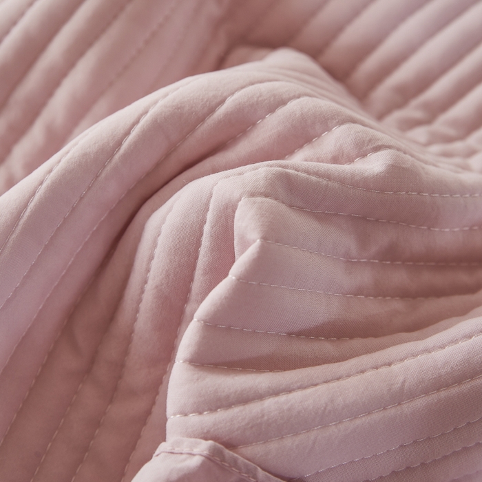 91家纺网 家纺一手货源 找家纺 玖玖爱家纺 2026新款高端A类夹棉水洗母婴级莱赛尔天丝床盖裙边凉席三件套 迷迭紫