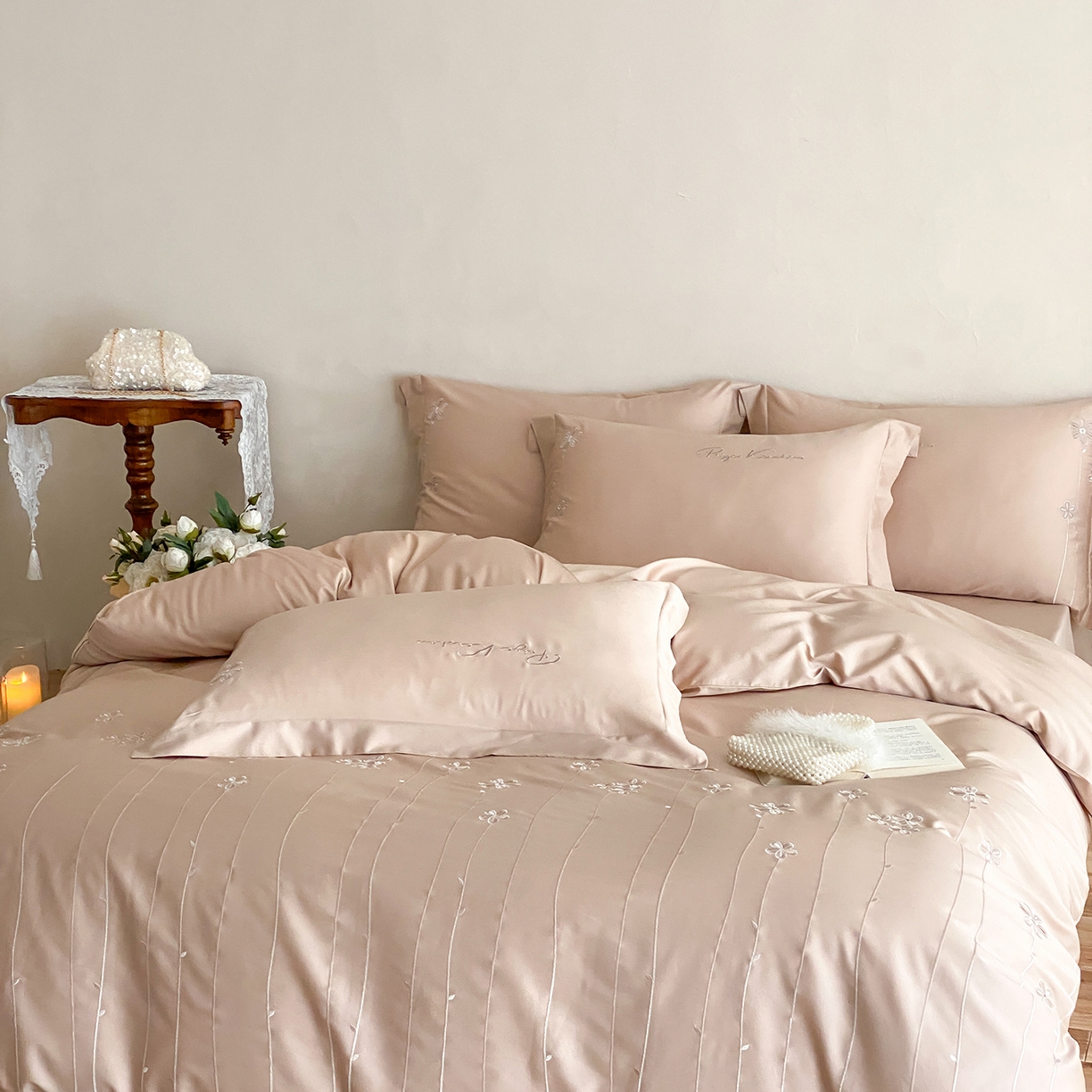 91家纺网 家纺一手货源 找家纺 曼布缇 2026新款春夏款新品长绒棉刺绣四件套 -花涧 花涧-浅米咖（会员－20，券后338起）