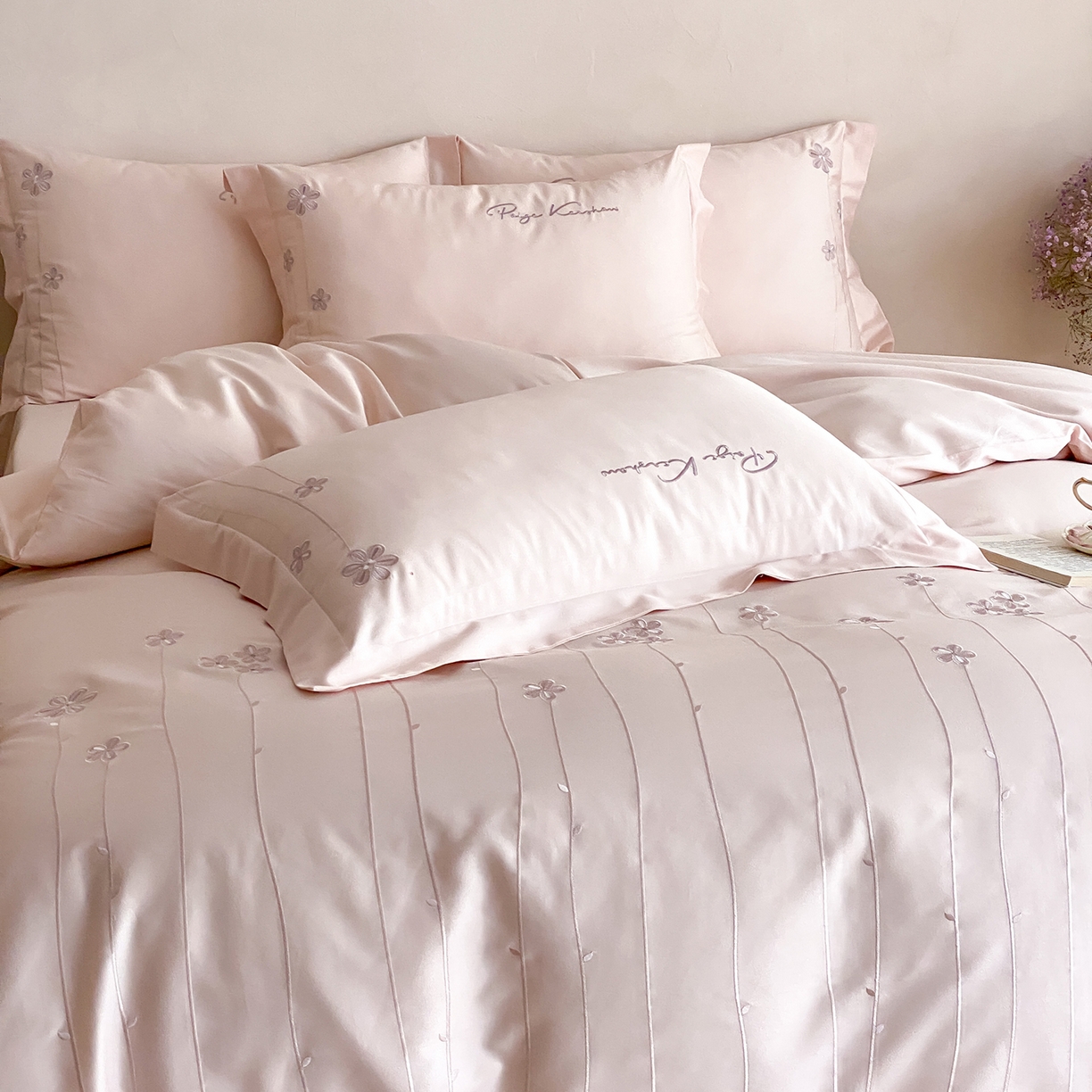 91家纺网 家纺一手货源 找家纺 曼布缇 2026新款春夏款新品长绒棉刺绣四件套 -花涧 花涧-浅粉（会员－20，券后338起）