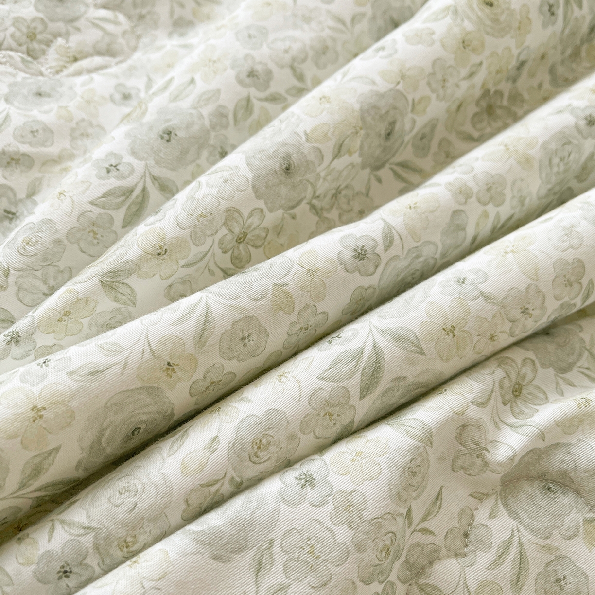 91家纺网 家纺一手货源 找家纺 宜凡家纺 2026新款全棉数码印花夏被床裙四件套②号系列 茜野