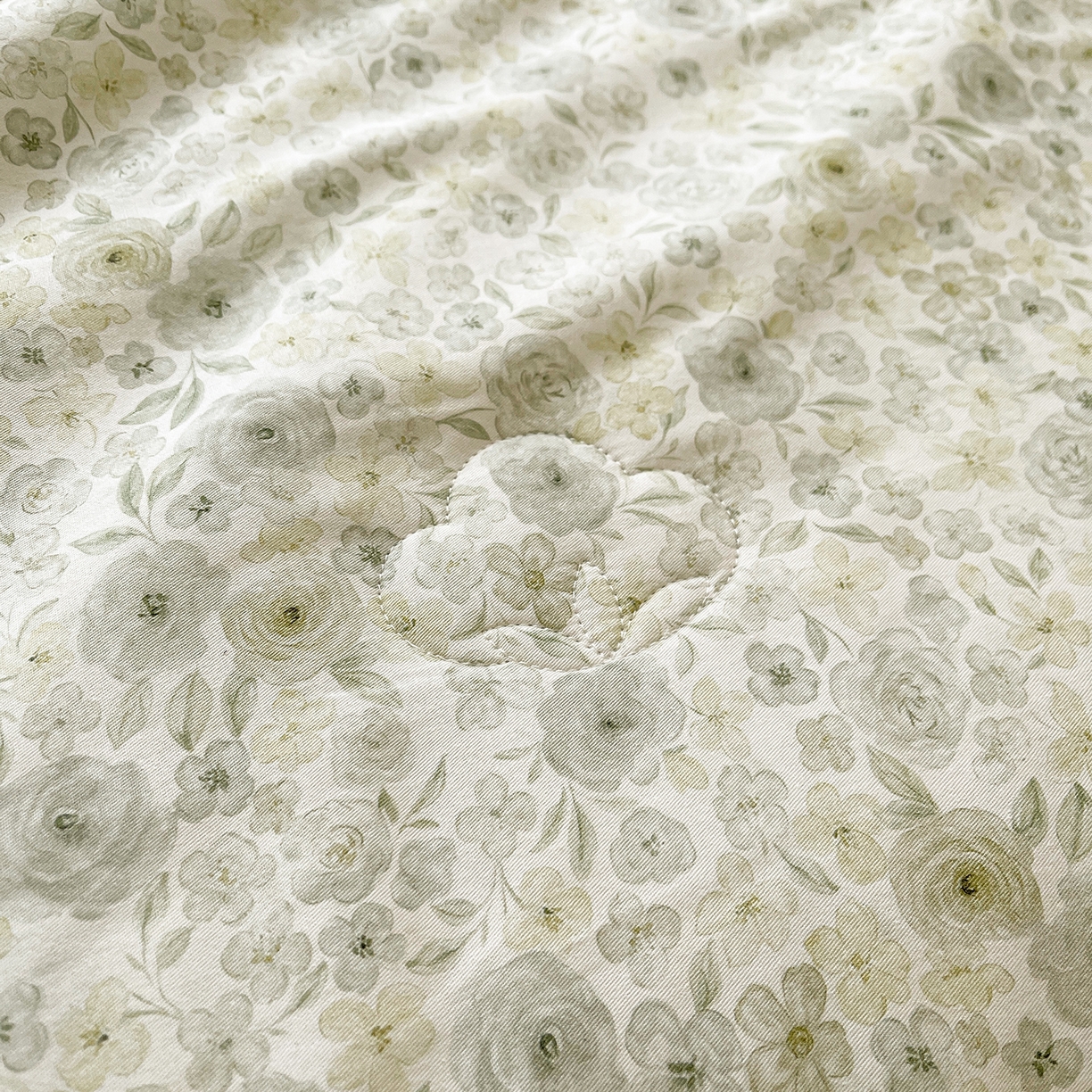 91家纺网 家纺一手货源 找家纺 宜凡家纺 2026新款全棉数码印花夏被床裙四件套②号系列 茜野