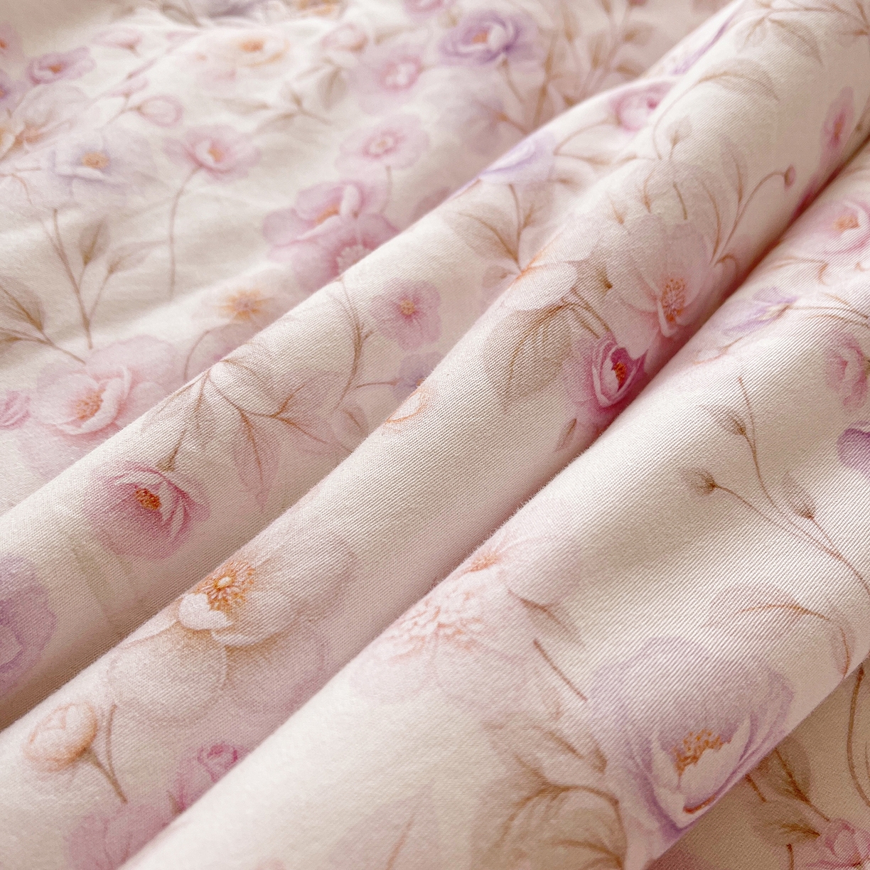 91家纺网 家纺一手货源 找家纺 宜凡家纺 2026新款全棉数码印花夏被床裙四件套②号系列 恬静