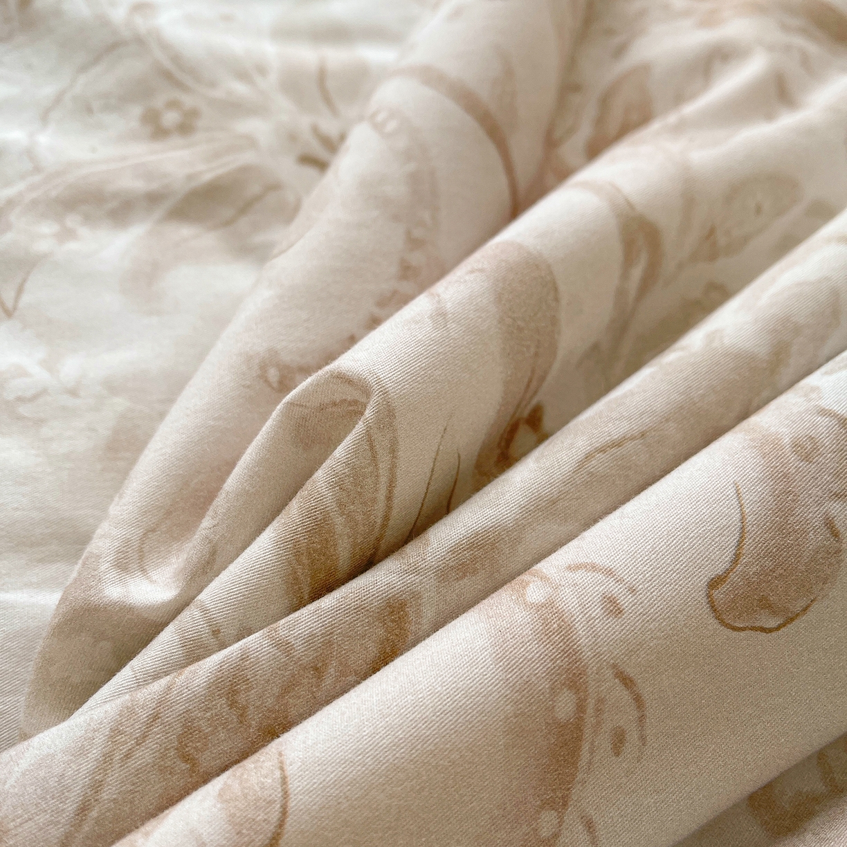 91家纺网 家纺一手货源 找家纺 宜凡家纺 2026新款全棉数码印花夏被床裙四件套②号系列 禾暮