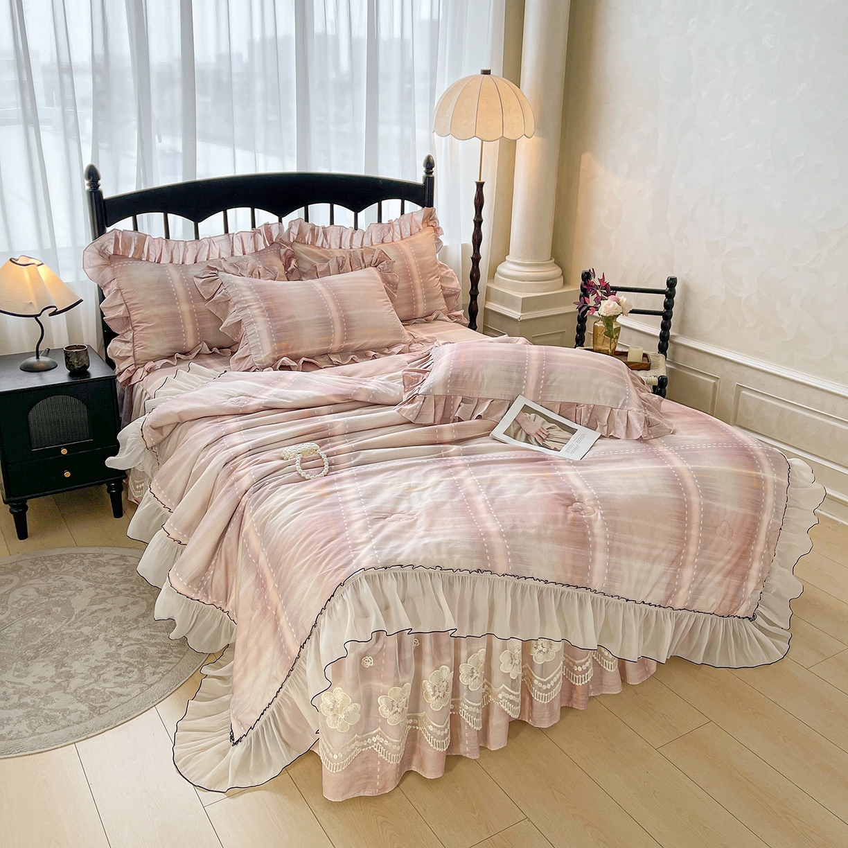 91家纺网 家纺一手货源 找家纺 宜凡家纺 2026新款全棉数码印花夏被床裙四件套②号系列 光之羽 紫