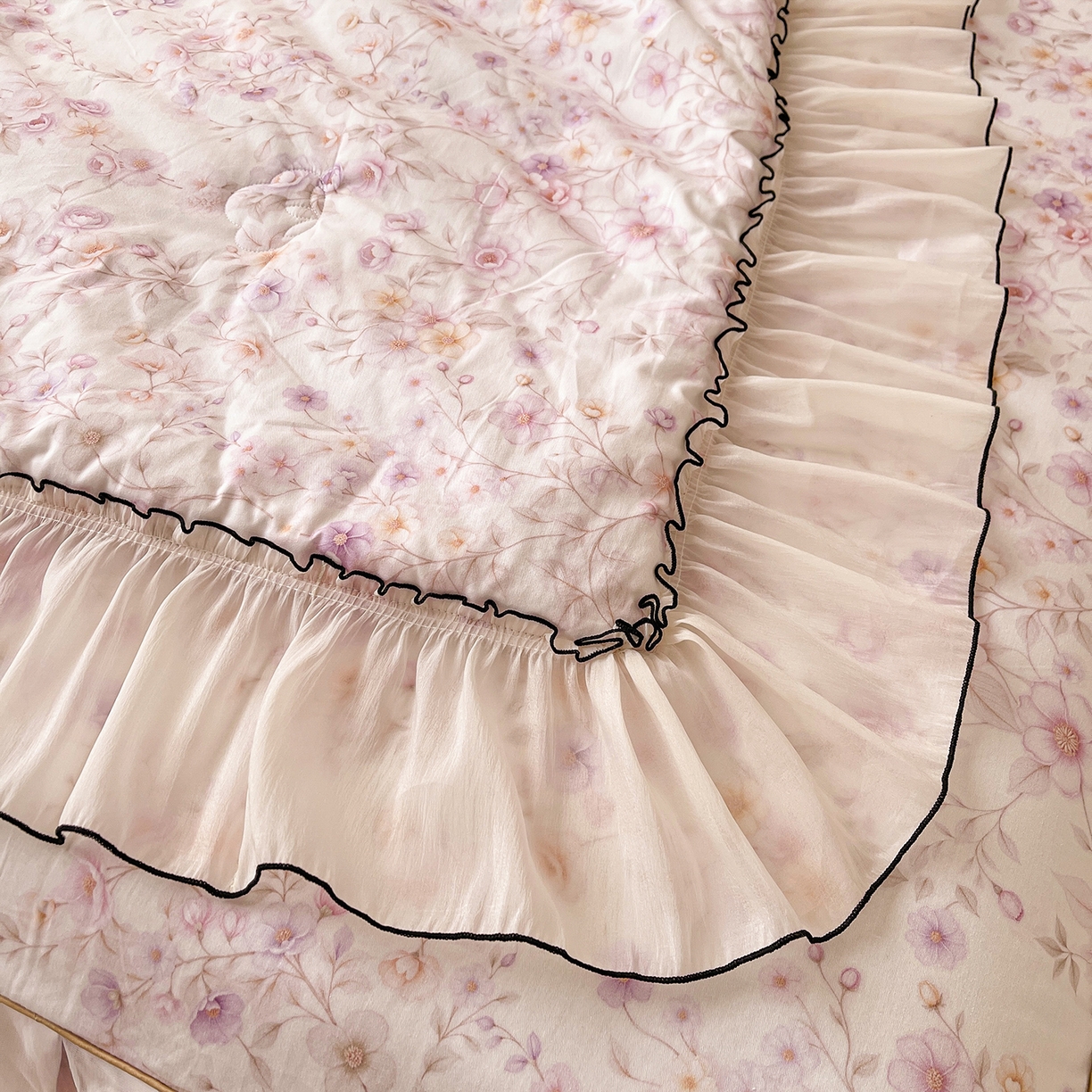 91家纺网 家纺一手货源 找家纺 宜凡家纺 2026新款全棉数码印花夏被床裙四件套②号系列 恬静