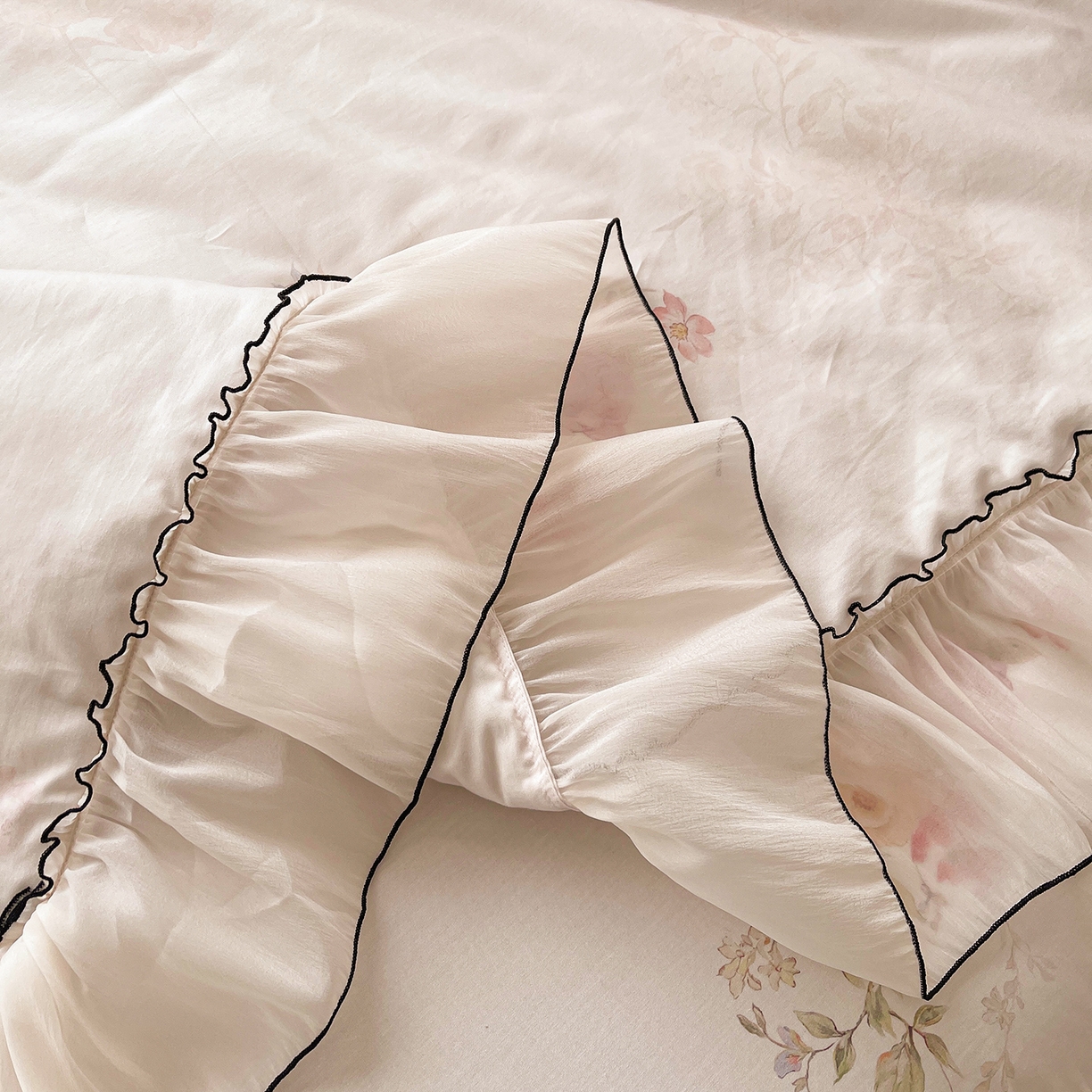 91家纺网 家纺一手货源 找家纺 宜凡家纺 2026新款全棉数码印花夏被床裙四件套②号系列 澜晚