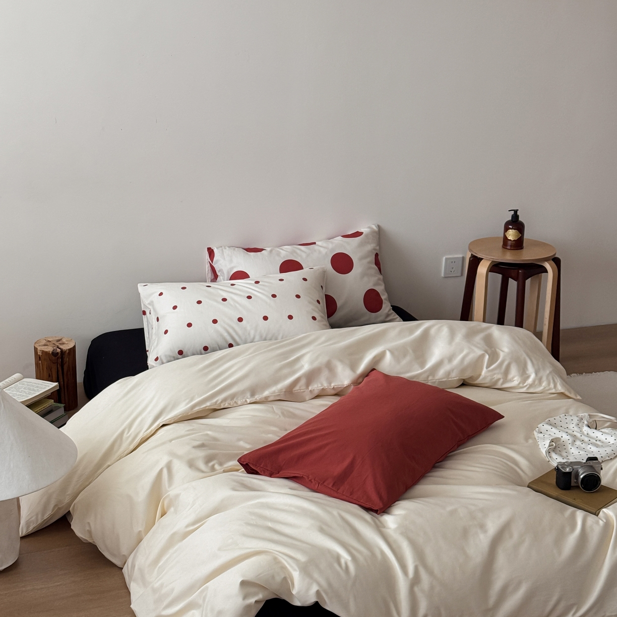 91家纺网 家纺一手货源 找家纺 （总）尺素 2026新款全棉纯棉简约松弛感波点四件套纯棉ins风纯色被套