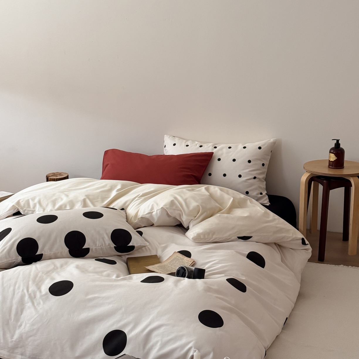 91家纺网 家纺一手货源 找家纺 尺素 2026新款全棉纯棉简约松弛感波点四件套纯棉ins风纯色被套 松弛主义