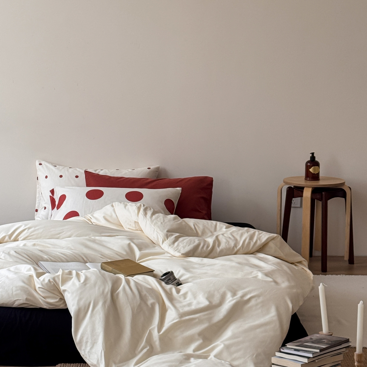 91家纺网 家纺一手货源 找家纺 尺素 2026新款全棉纯棉简约松弛感波点四件套纯棉ins风纯色被套 自在穿行