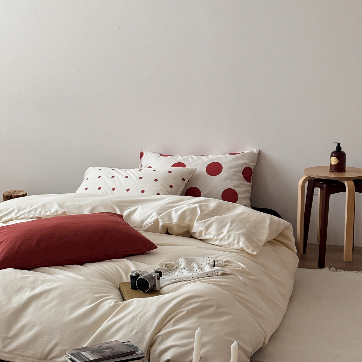 91家纺网 家纺一手货源 找家纺 尺素 2026新款全棉纯棉简约松弛感波点四件套纯棉ins风纯色被套 自在穿行