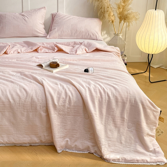 91家纺网 家纺一手货源 找家纺 VIP被业 2026新款A类全棉蚕蛹提花双层纱夏被直播款小红书空调被 海贝粉