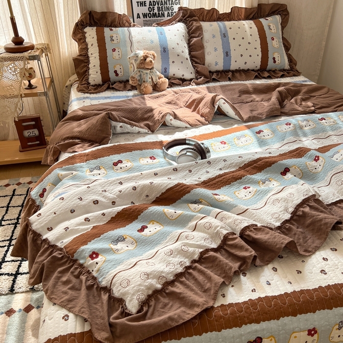 91家纺网 家纺一手货源 找家纺 梵希雅 2026新款床盖款花边夏被四件套 KT猫