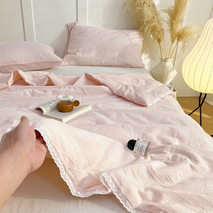 91家纺网 家纺一手货源 找家纺 VIP被业 2026新款A类全棉蚕蛹提花双层纱夏被直播款小红书空调被 海贝粉