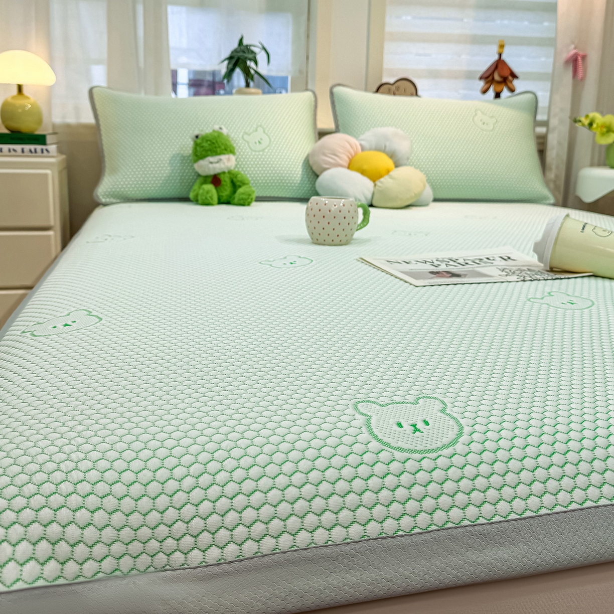 91家纺网 家纺一手货源 找家纺 眠势力 2026新款冰豆豆凉席三件套夏季冷感可机洗冰丝席软席子条席款 冰皮熊-绿