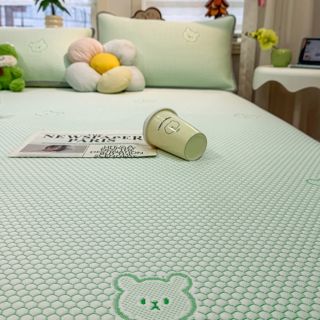 91家纺网 家纺一手货源 找家纺 眠势力 2026新款冰豆豆凉席三件套夏季冷感可机洗冰丝席软席子条席款 冰皮熊-绿