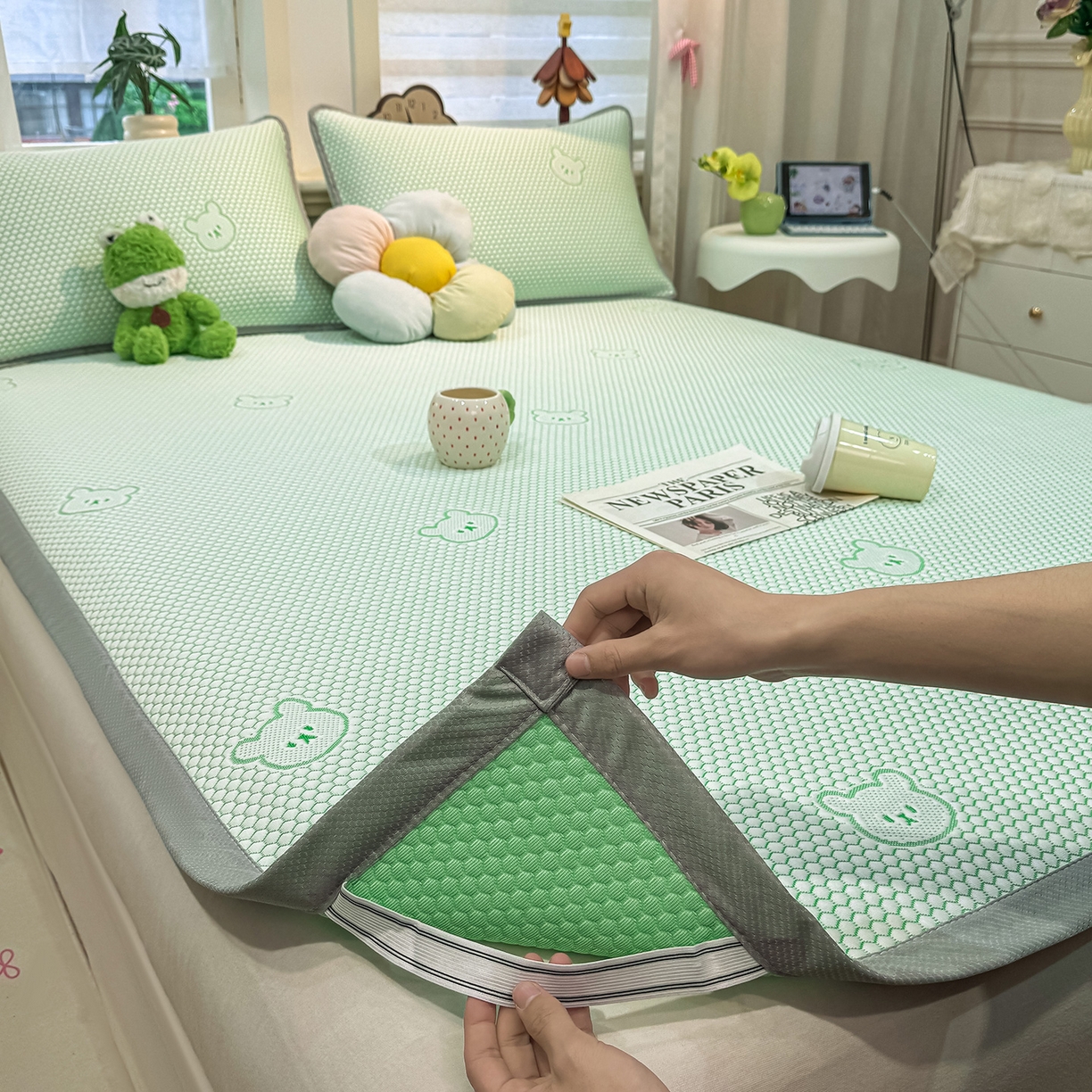 91家纺网 家纺一手货源 找家纺 眠势力 2026新款冰豆豆凉席三件套夏季冷感可机洗冰丝席软席子条席款 冰皮熊-绿