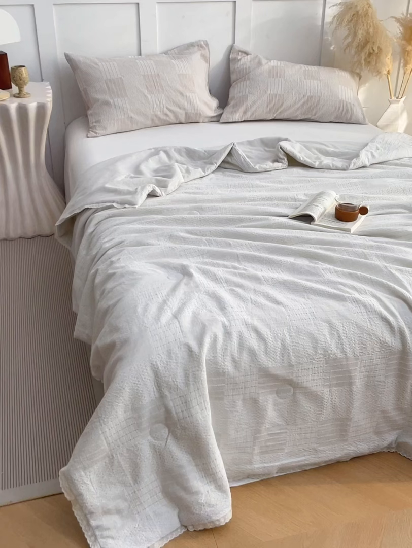 91家纺网 家纺一手货源 找家纺 VIP被业 2026新款A类全棉蚕蛹提花双层纱夏被直播款小红书空调被 慕斯灰