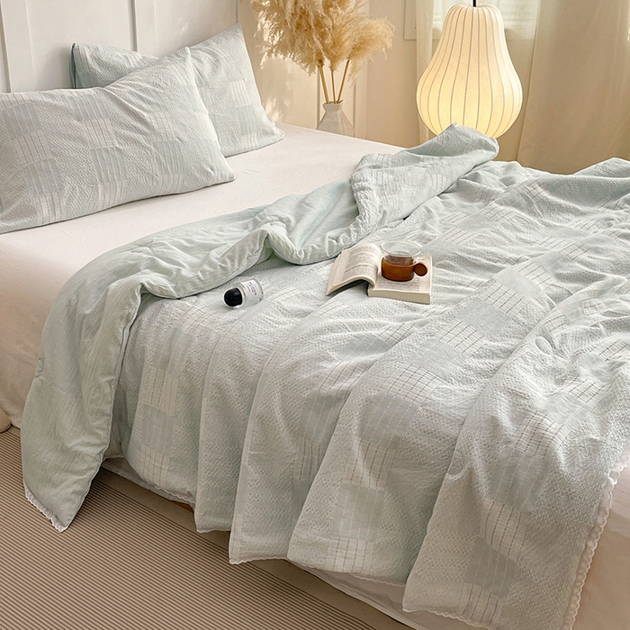 91家纺网 家纺一手货源 找家纺 VIP被业 2026新款A类全棉蚕蛹提花双层纱夏被直播款小红书空调被 天真蓝