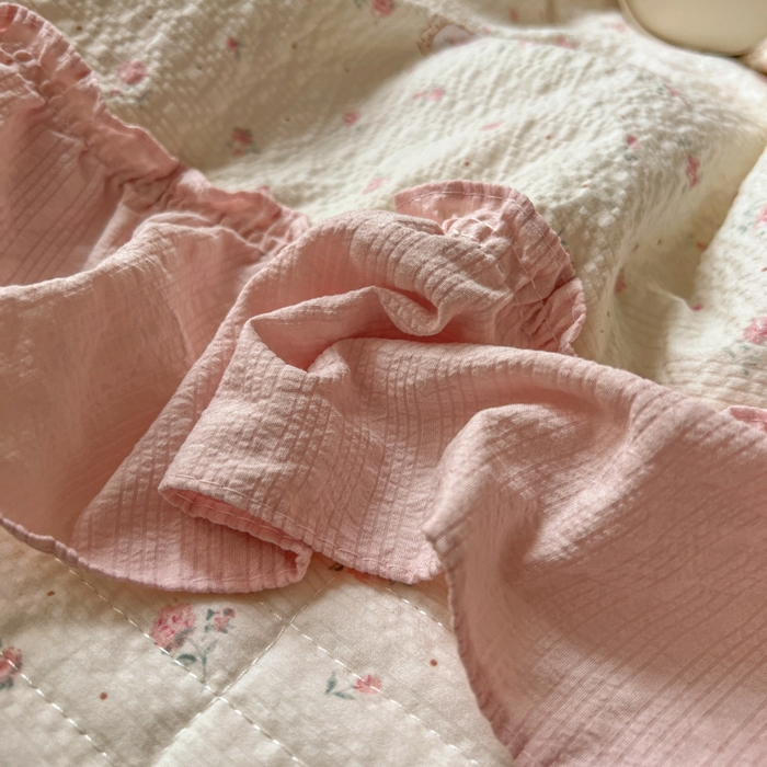 91家纺网 家纺一手货源 找家纺 梵希雅 2026新款床盖款花边夏被四件套 春日甜桃心粉