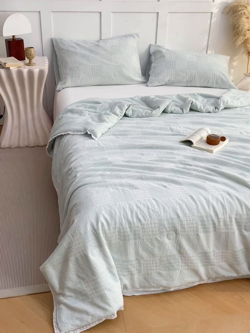 91家纺网 家纺一手货源 找家纺 VIP被业 2026新款A类全棉蚕蛹提花双层纱夏被直播款小红书空调被 天真蓝