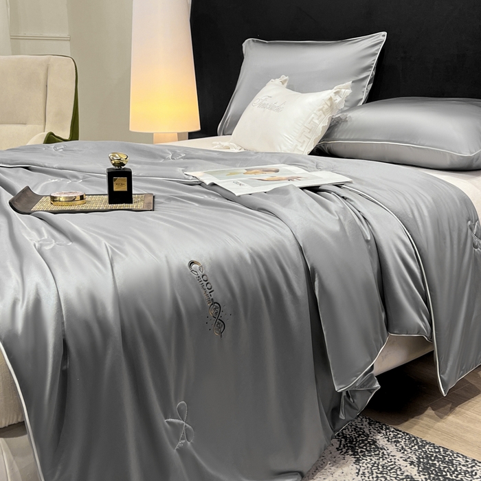 91家纺网 家纺一手货源 找家纺 欧雅阁 2026新款A类冰丝绸夏被冰肌夏被空调被锦氨纶夏凉被 薄被子 冰丝绸-深灰