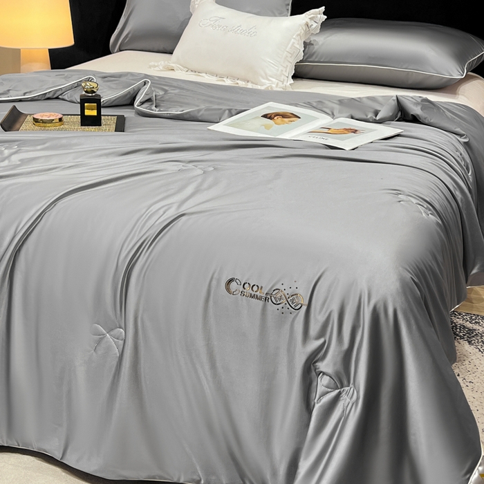 91家纺网 家纺一手货源 找家纺 欧雅阁 2026新款A类冰丝绸夏被冰肌夏被空调被锦氨纶夏凉被 薄被子 冰丝绸-深灰