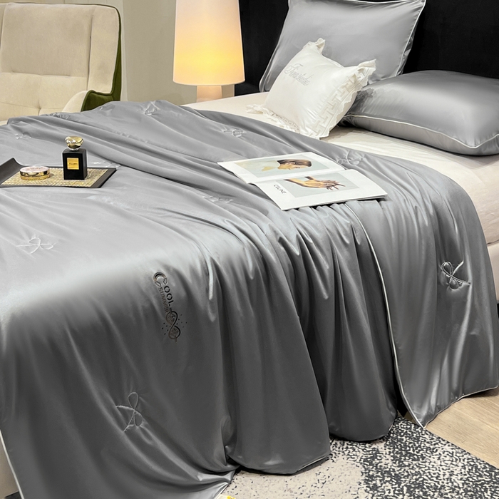 91家纺网 家纺一手货源 找家纺 欧雅阁 2026新款A类冰丝绸夏被冰肌夏被空调被锦氨纶夏凉被 薄被子 冰丝绸-深灰