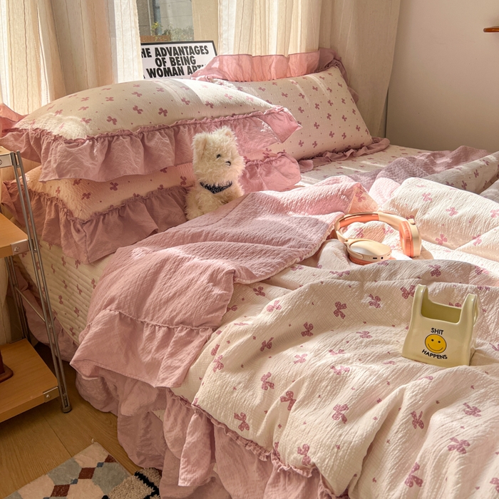 91家纺网 家纺一手货源 找家纺 梵希雅 2026新款床盖款花边夏被四件套 粉蝴蝶结