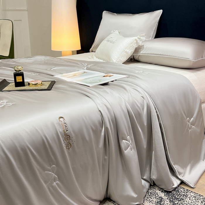 91家纺网 家纺一手货源 找家纺 欧雅阁 2026新款A类冰丝绸夏被冰肌夏被空调被锦氨纶夏凉被 薄被子 冰丝绸-月灰