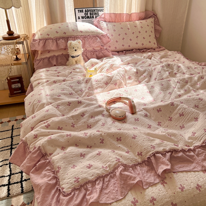 91家纺网 家纺一手货源 找家纺 梵希雅 2026新款床盖款花边夏被四件套 粉蝴蝶结