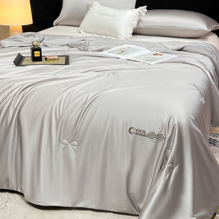 91家纺网 家纺一手货源 找家纺 欧雅阁 2026新款A类冰丝绸夏被冰肌夏被空调被锦氨纶夏凉被 薄被子 冰丝绸-月灰