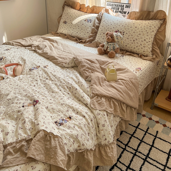 91家纺网 家纺一手货源 找家纺 梵希雅 2026新款床盖款花边夏被四件套 花间娃娃