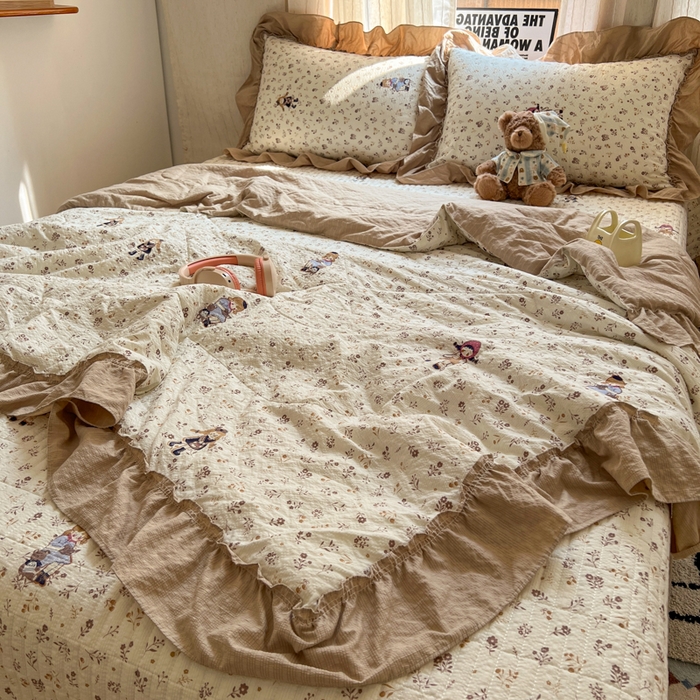 91家纺网 家纺一手货源 找家纺 梵希雅 2026新款床盖款花边夏被四件套 花间娃娃