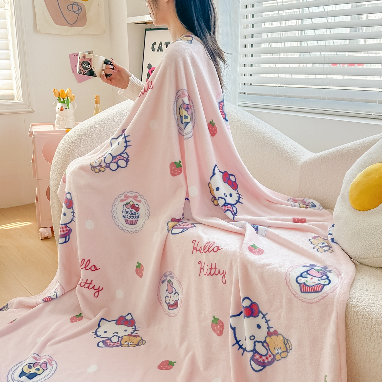 91家纺网 家纺一手货源 找家纺 博雅 2026新款三丽鸥小版牛奶绒盖毯午睡毯 小版-草莓蛋糕KT